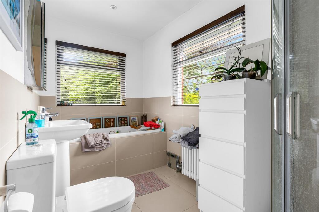 Additional image 16 of Burnham Green Road, Welwyn