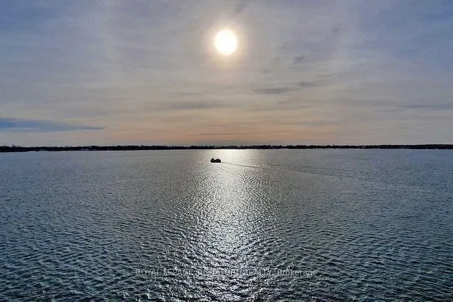 29 Queens Quay Unit 707