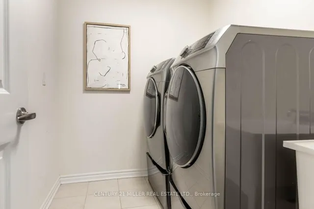 Additional image 22 of 1249 Duignan Cres