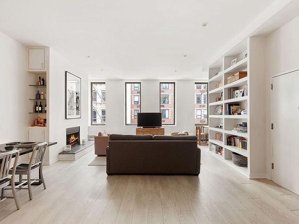 150 Chambers St APT 3W, New York, NY 10007