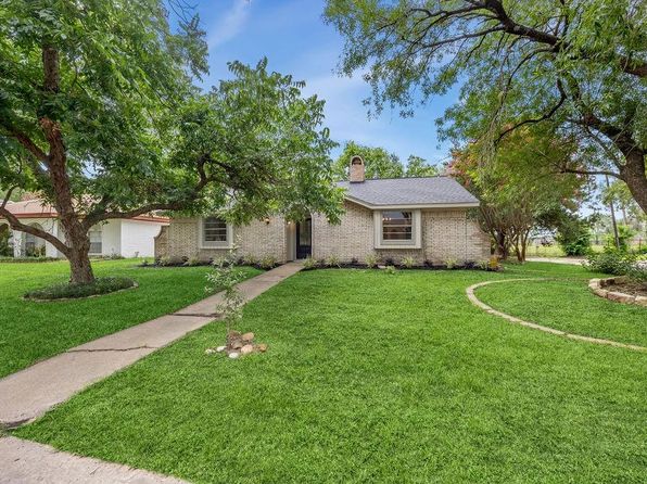 8906 Stone Brook Ln, Houston, TX 77040