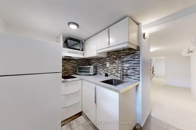 Additional image 37 of 656 Crawford St