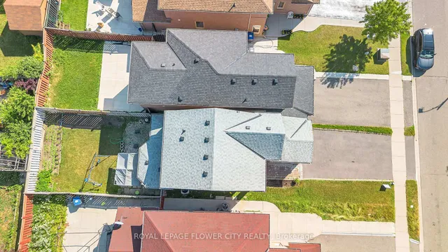 Additional image 44 of 33 Fiddleneck Cres