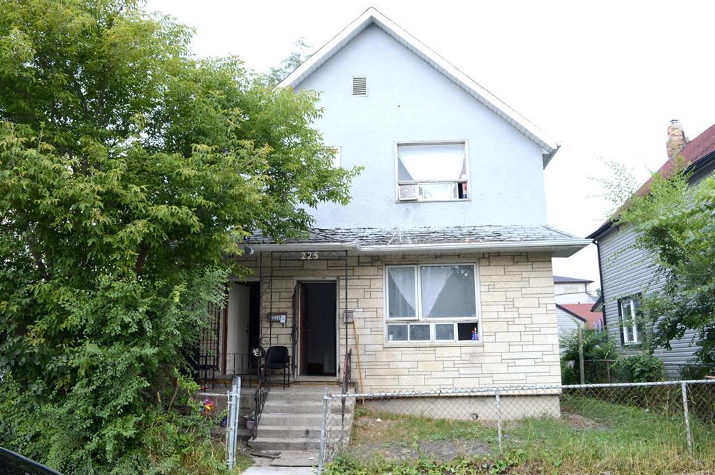 225 Selkirk Avenue|Winnipeg, Manitoba R2W2L5