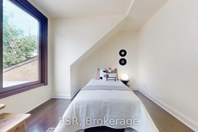 Additional image 29 of 102 Glendale Ave