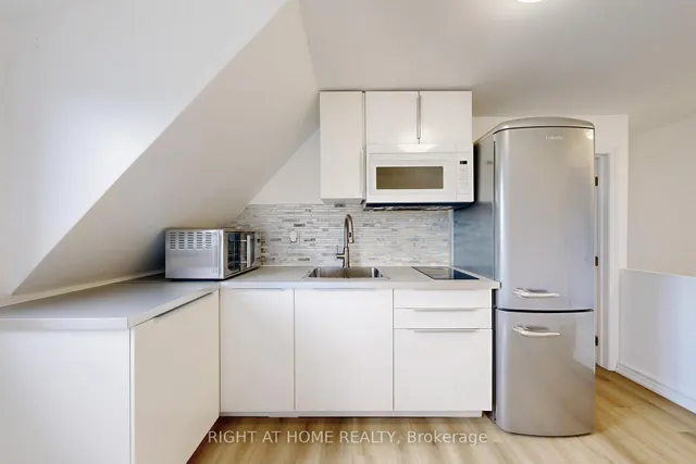 Additional image 27 of 656 Crawford St