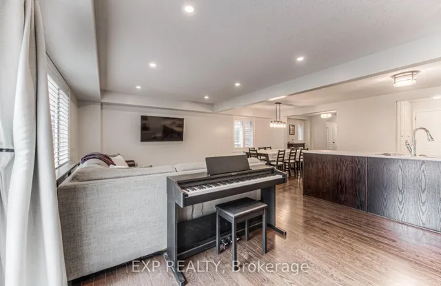 Additional image 14 of 403 Moorlands Cres