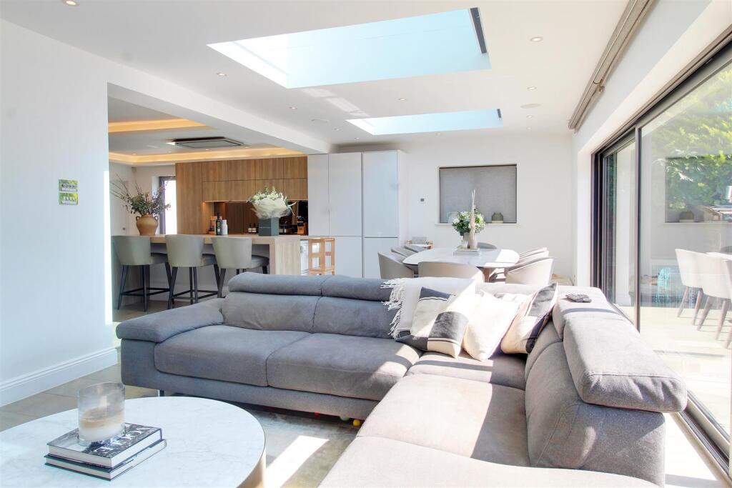 Additional image 15 of The Grove, Brookmans Park