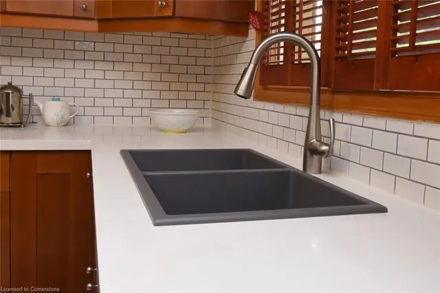 Additional image 20 of 2 Lobo Crt