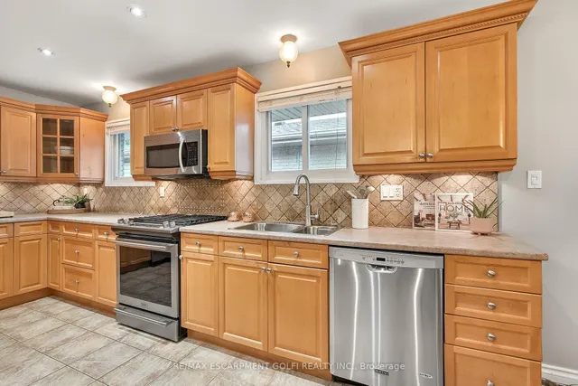 Additional image 12 of 31 Valecrest Ave