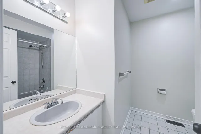 Additional image 34 of 2006 Glenada Cres Unit 27