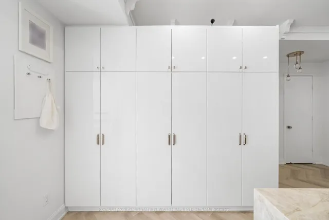 Additional image 5 of 2181 Yonge St Unit 409