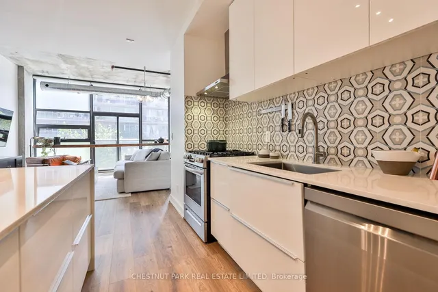 Additional image 8 of 60 Bathurst St Unit 211