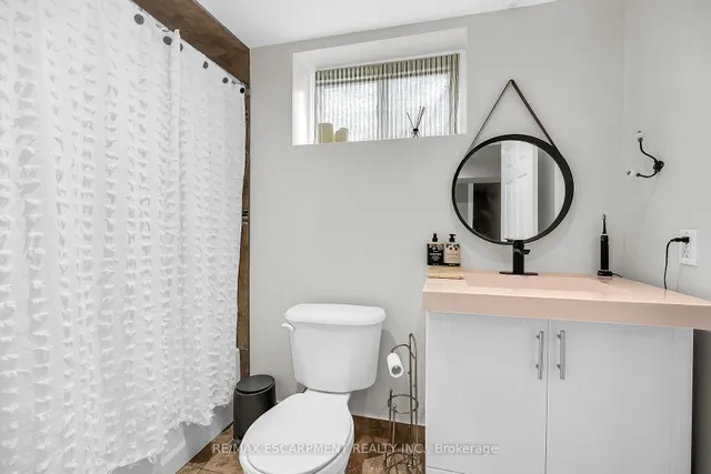 Additional image 36 of 70 Deschene Ave