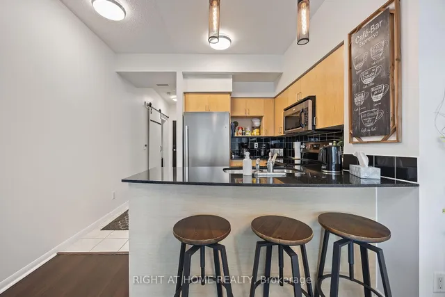 Additional image 6 of 18 Yonge St Unit 3602