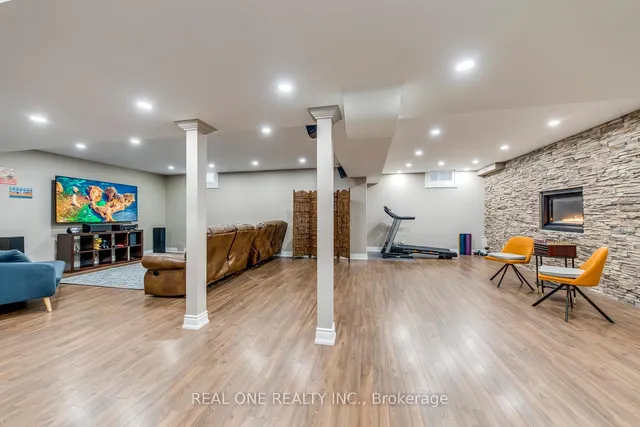 Additional image 38 of 2336 Thruxton Dr