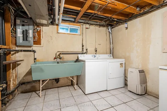 Additional image 33 of 140 Victor Blvd