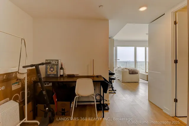 Additional image 29 of 501 Yonge St Unit 4202