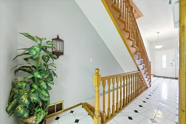 Additional image 14 of 449 Roxton Rd