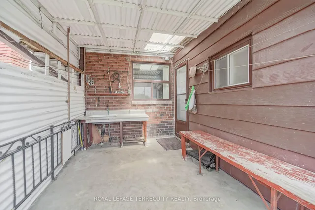 Additional image 42 of 12 Earlscourt Ave