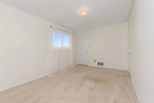 Additional image 21 of 34 Metzak Dr