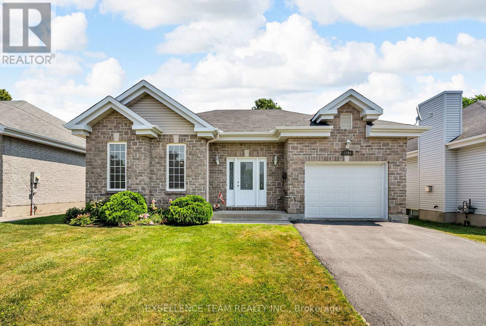 1294 DAPRAT AVENUE|Cornwall, Ontario K6H6N9