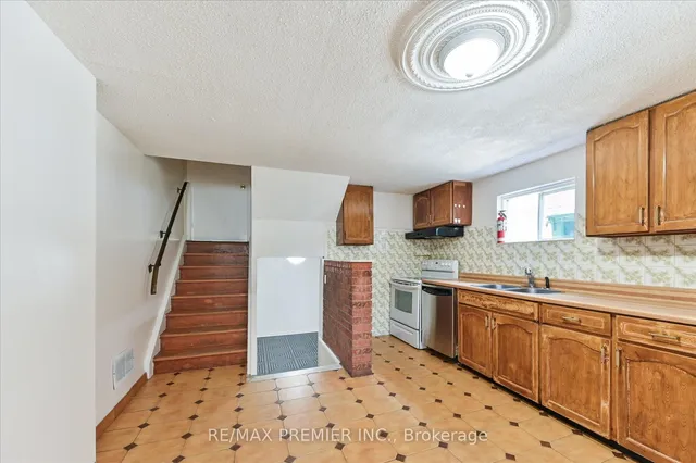 Additional image 35 of 44 Petunias Rd