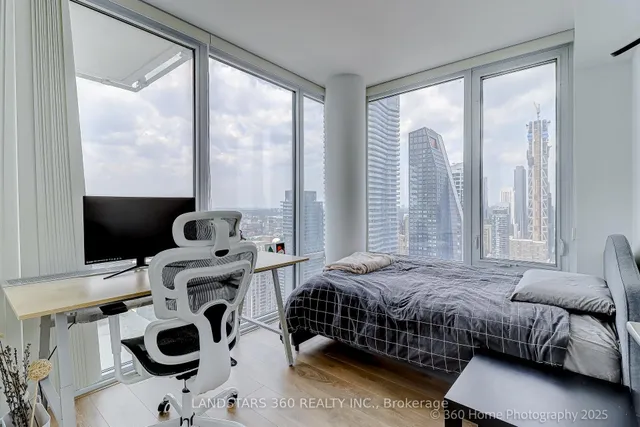 Additional image 20 of 501 Yonge St Unit 4202