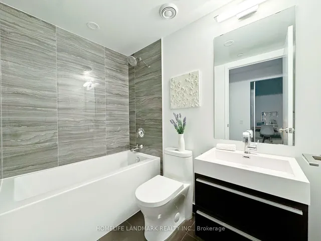 Additional image 15 of 39 Roehampton Ave Unit 2810