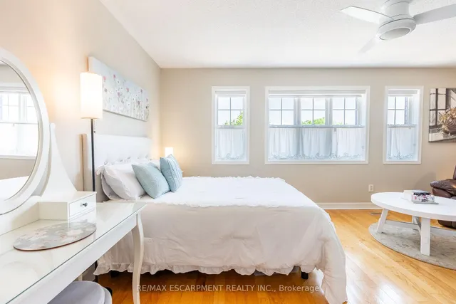 Additional image 33 of 40 Premier Rd