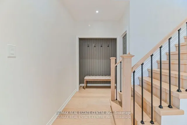 Additional image 7 of 2498 Longridge Cres