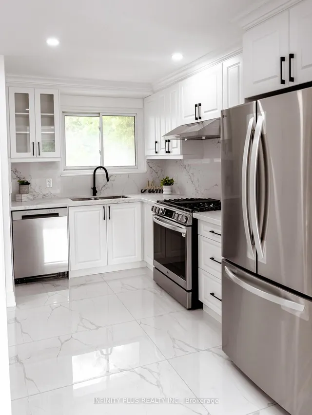 Additional image 3 of 31 Autumn Blvd