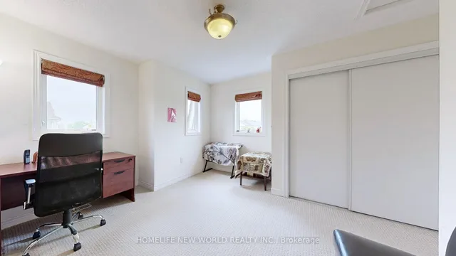 房产图片 36 - 49 Kawneer Terr