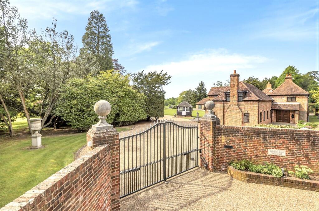 Additional image 2 of Essendon Manor, Essendon, Hertfordshire, AL9