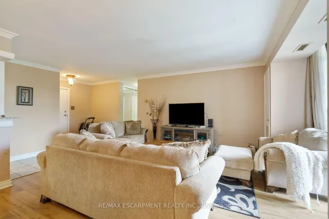 Additional image 10 of 500 GREEN Rd Unit 218