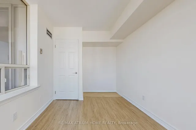 Additional image 21 of 175 Bamburgh Circ Unit #1411