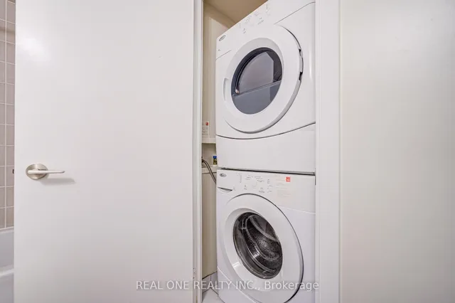 房产图片 12 - 151 Village Green Sq 单元 1008