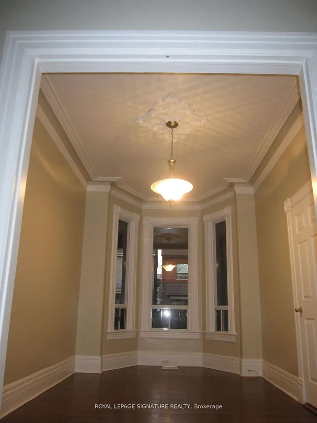 Additional image 19 of 102 Montrose Ave