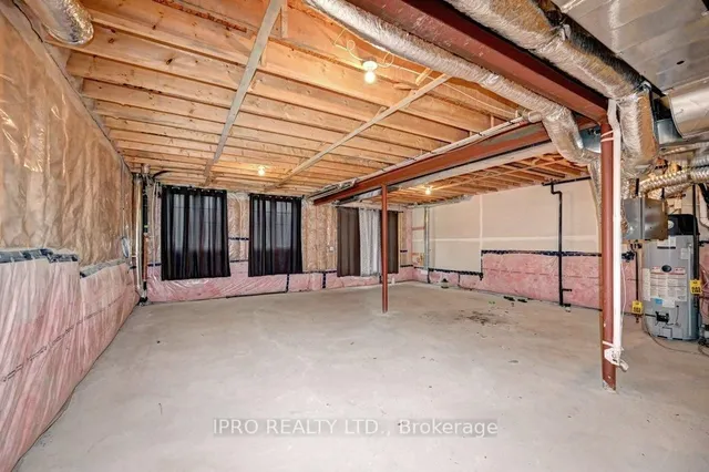 Additional image 39 of 624 Beckview Cres