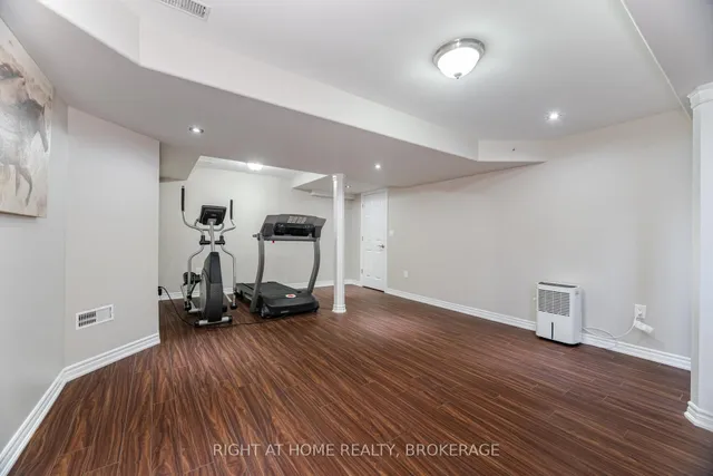 Additional image 40 of 2226 Viking Cres