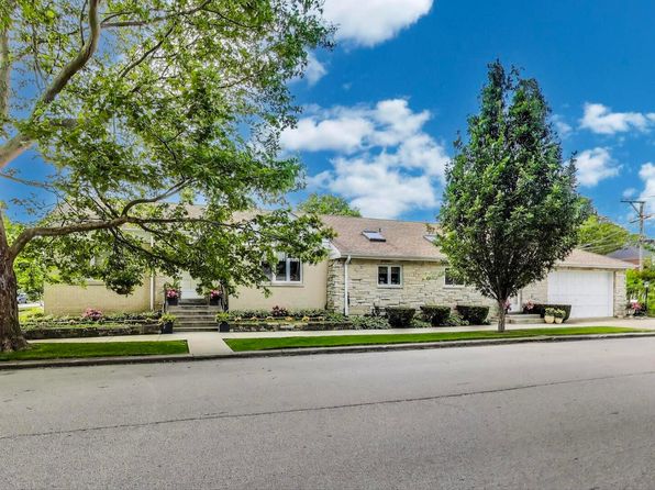 4401 W Hollywood Ave, Chicago, IL 60646