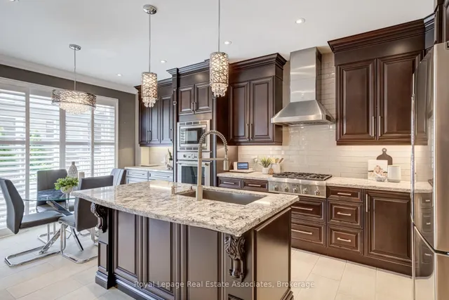 Additional image 9 of 235 Jessie Caverhill Passage