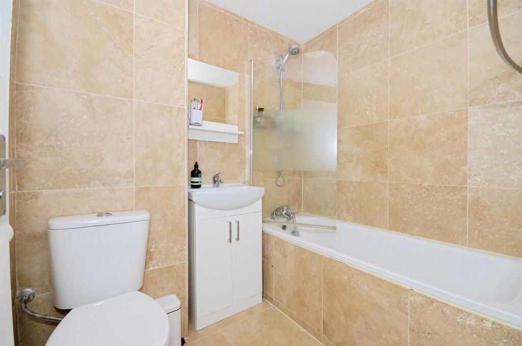 Additional image 8 of Broadlake Close, London Colney, St. Albans