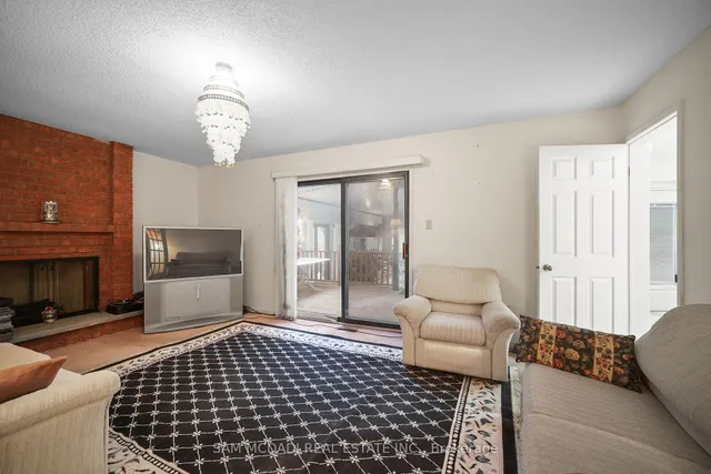 Additional image 19 of 7 Vogue Cres