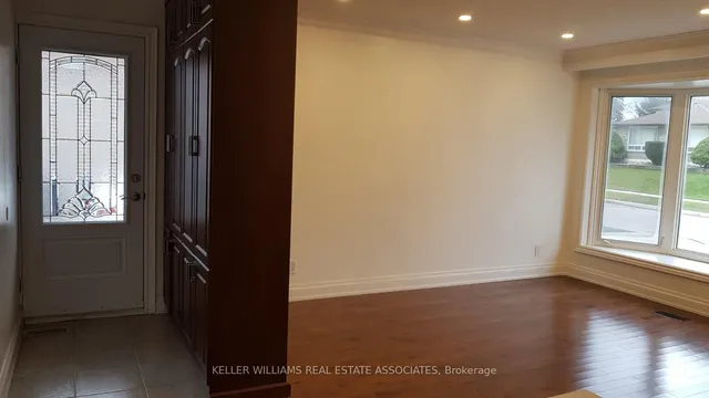 Additional image 14 of 114 Cultra Sq