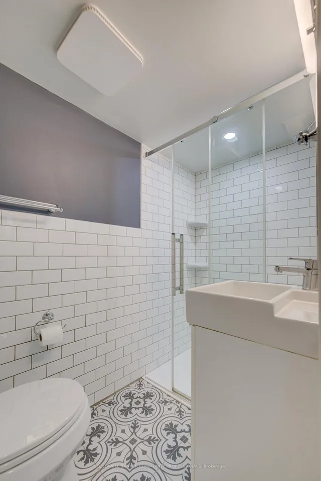 Additional image 29 of 29 Linwood Ave