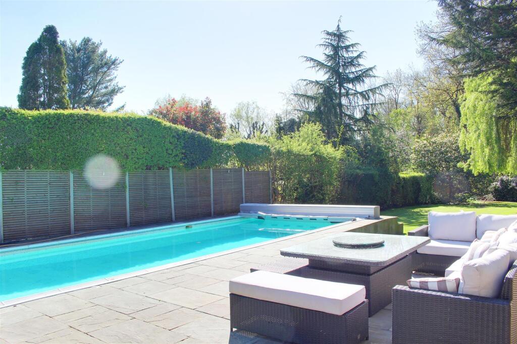 Additional image 13 of The Grove, Brookmans Park