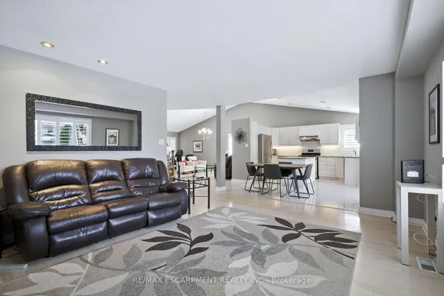 Additional image 19 of 17 Hillgarden Dr