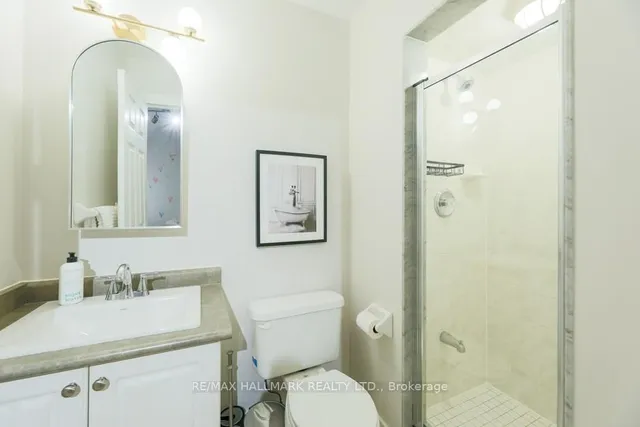 Additional image 23 of 80 Crossovers St