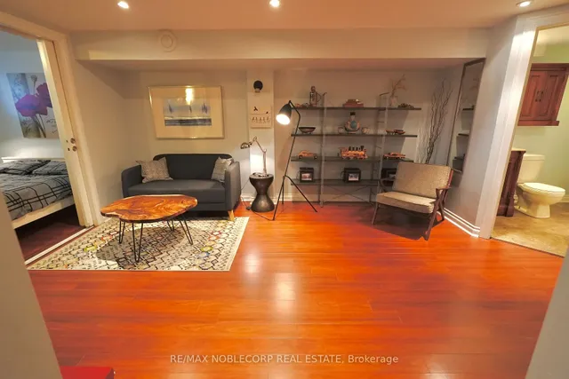 Additional image 28 of D-17 Overlea Blvd